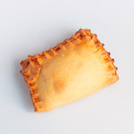 Cargar imagen en el visor de la galería, Empanada chilena de pollo
