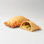 Cargar imagen en el visor de la galería, Empanada chilena de pollo
