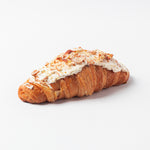 Cargar imagen en el visor de la galería, Croissant de Almendra
