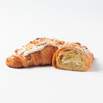 Cargar imagen en el visor de la galería, Croissant de Almendra
